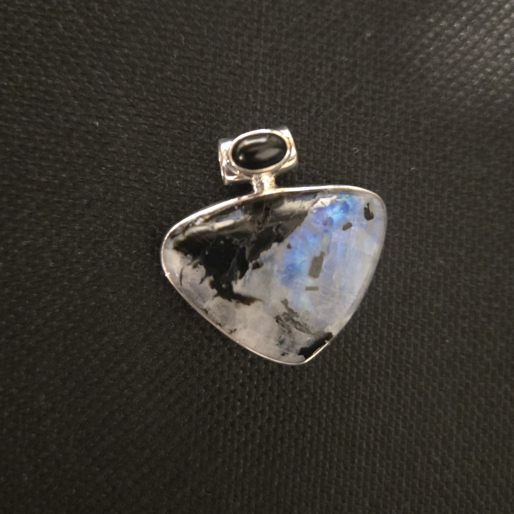 Moonstone and Quartz sterling silver pendant with Obsidian accent - Picture 6 of 9